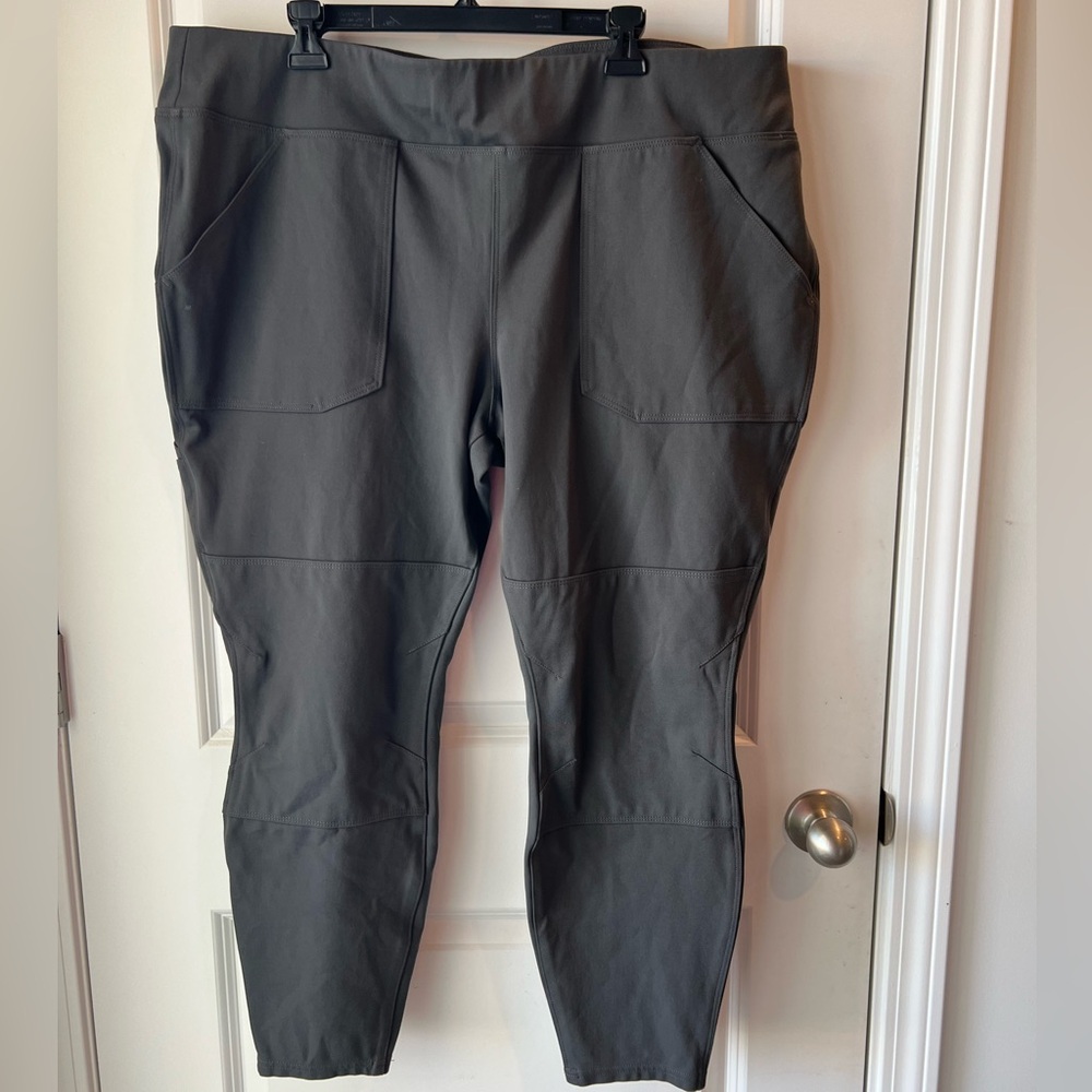 Carhartt Gray Utility Pocket leggings. 2X